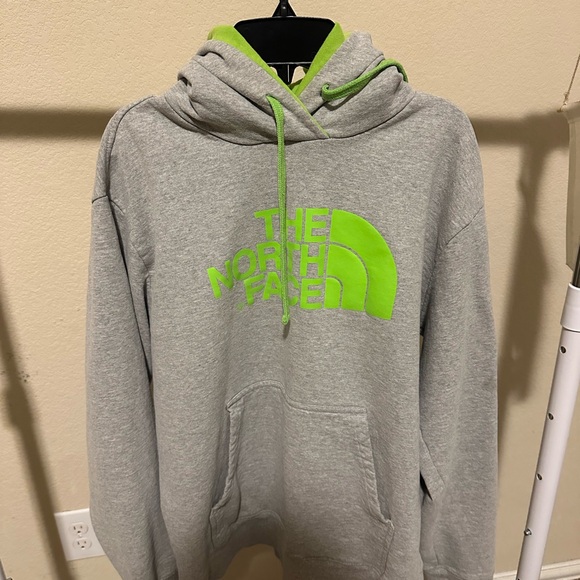 The North Face Gray and Green Sweater - Picture 2 of 2